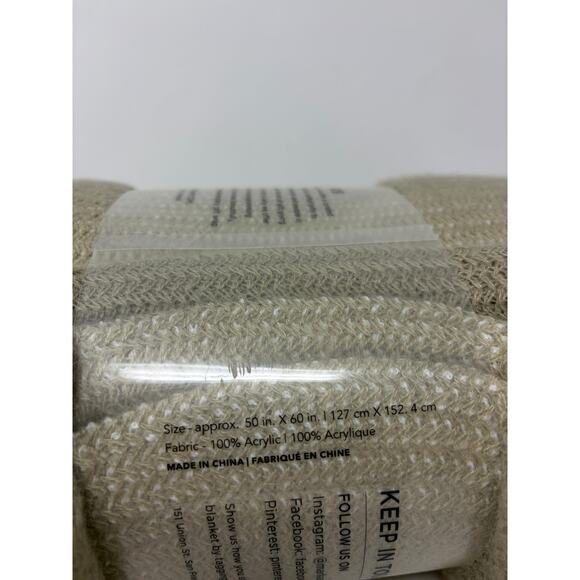 Mark & Graham Throw Knit Blanket Tan 50"x 60" NWT Cozy Gift FabFitFun - Picture 3 of 3